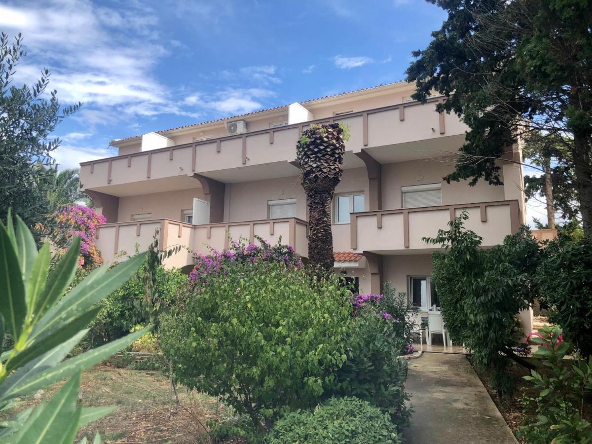 Apartments Palma Novalja Ngoại thất bức ảnh