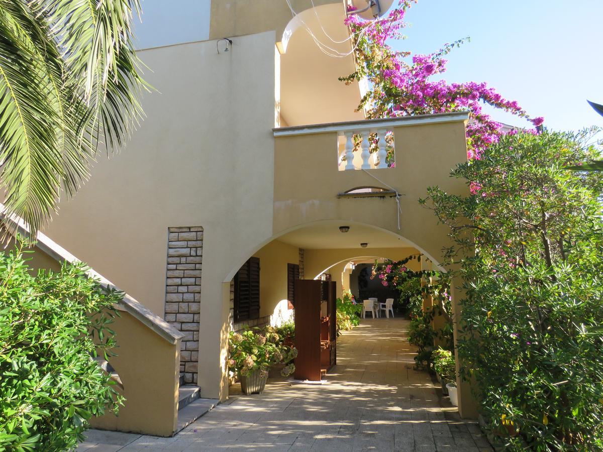 Apartments Palma Novalja Ngoại thất bức ảnh